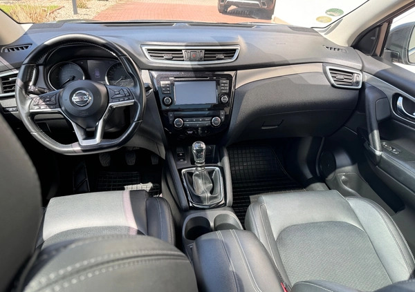 Nissan Qashqai cena 69900 przebieg: 142000, rok produkcji 2018 z Radomsko małe 232